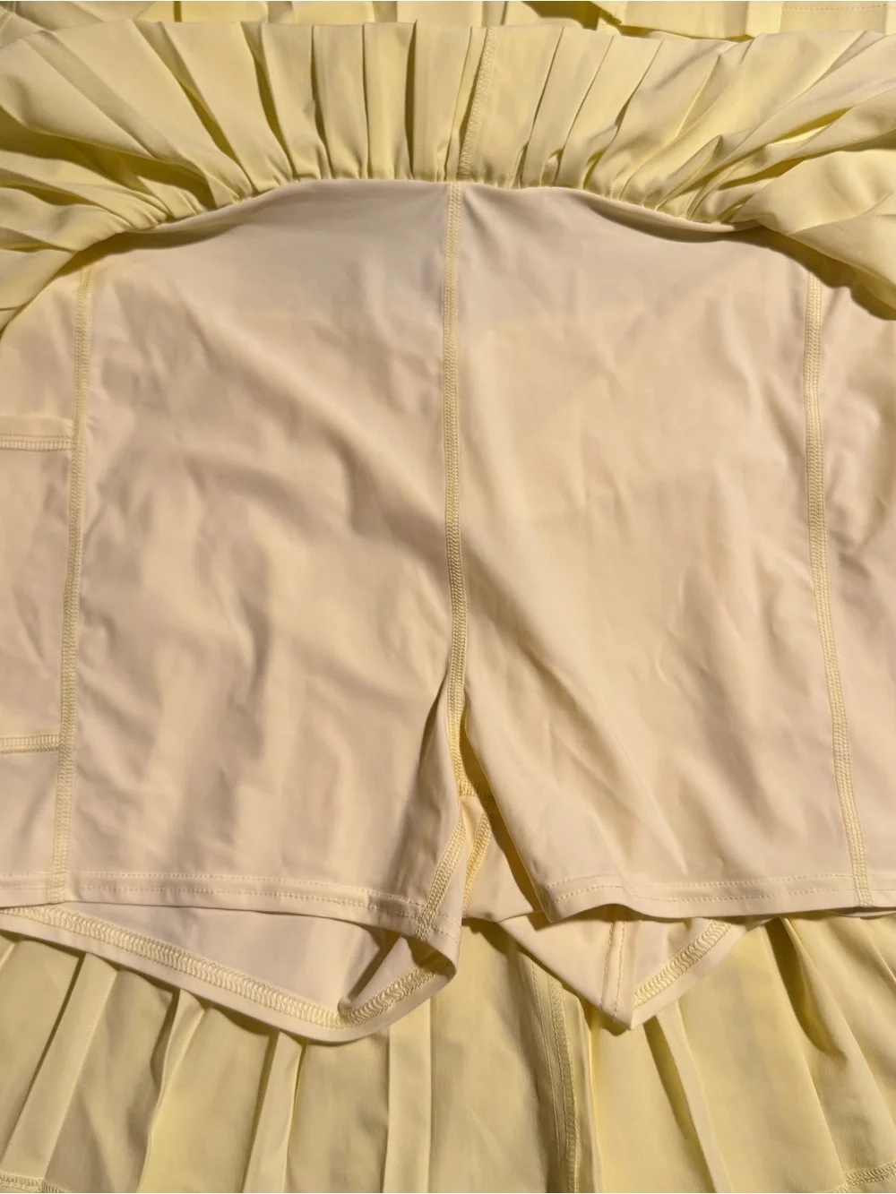 Vuori lightweight pleated